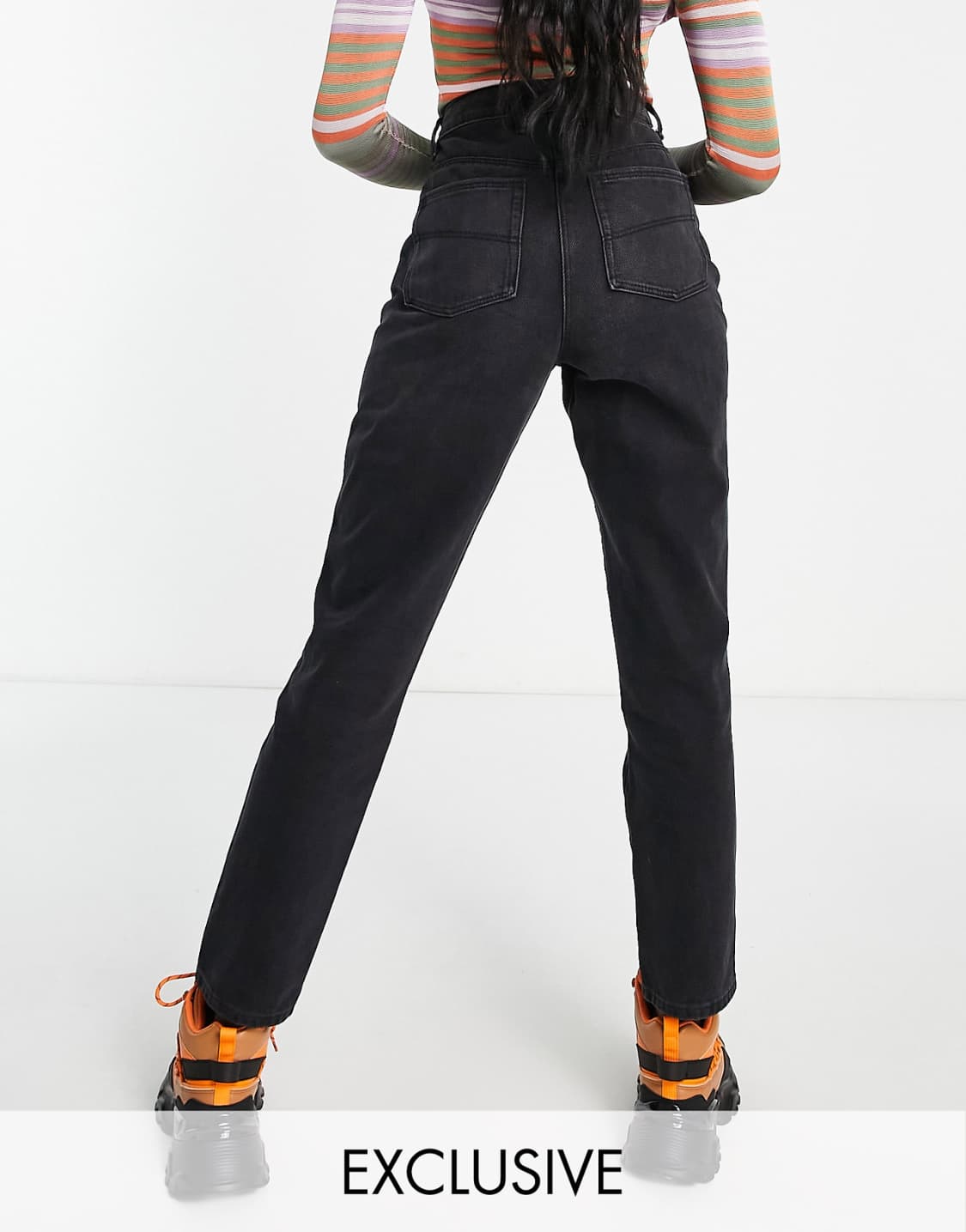 Mom Jeans in Washed Black