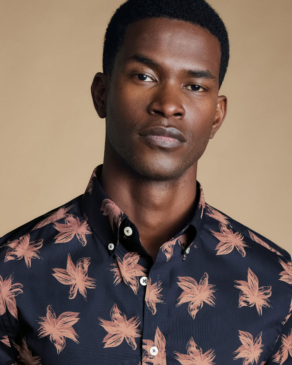 Non-Iron Large Floral Print Classic Fit Short Sleeve Shirt - Navy