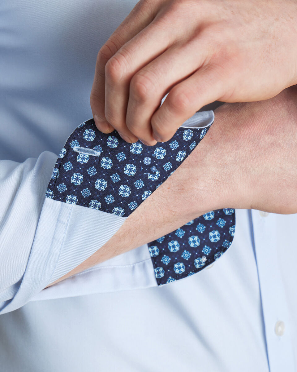 Semi-Cutaway Collar Medallion Printed Trim Slim Fit Shirt