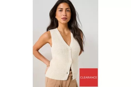 V-neck knitted vest