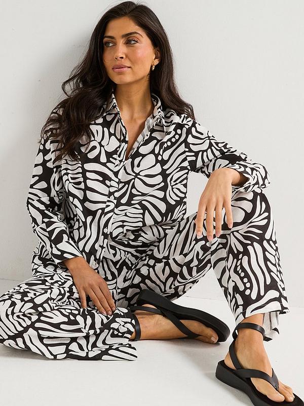 V by Very Oversized Printed Shirt - Print