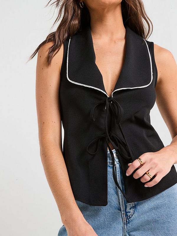 V by Very Contrast Piping Tie Up Top - Black