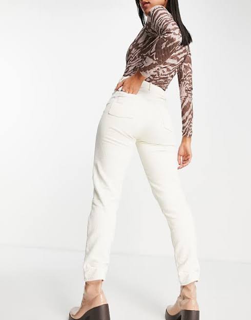 Mom Jeans Ecru