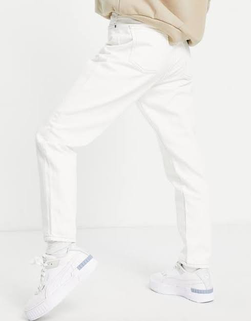 Petite Nora High Rise Mom Jeans in Ecru