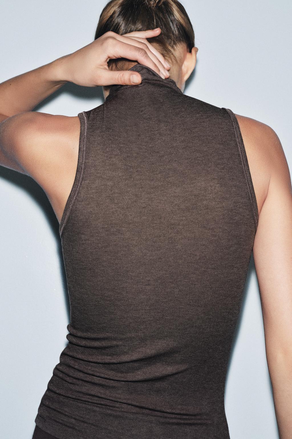 HIGH NECK SLEEVELESS TOP Brown