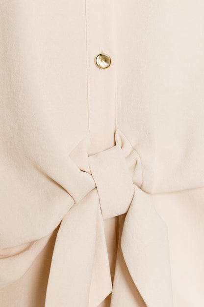 Collared Shirt With Long Sleeve Knot And Botton Up front