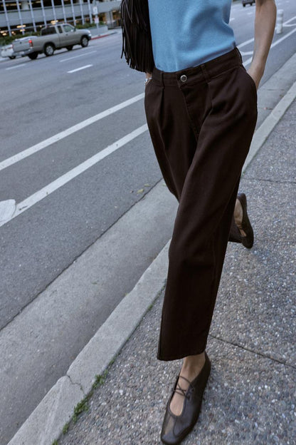 Balloon Trouser With Darts Brown