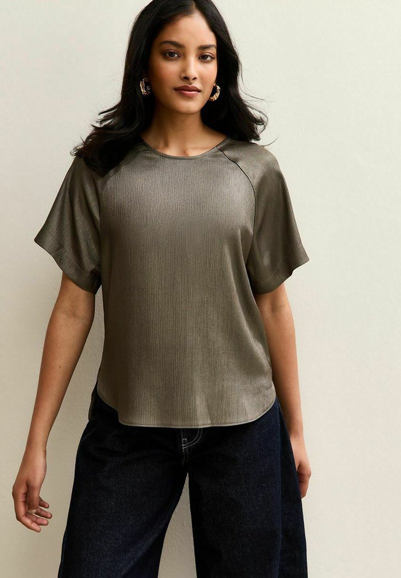 Crew Neck Blouse