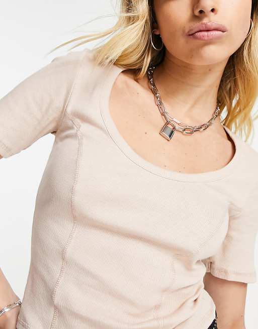 Short Sleeve Seam Scoop Neck t-shirt in Natural