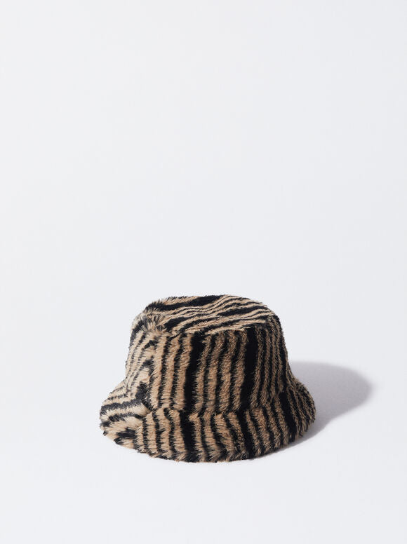 BUCKET HAT WITH FUR