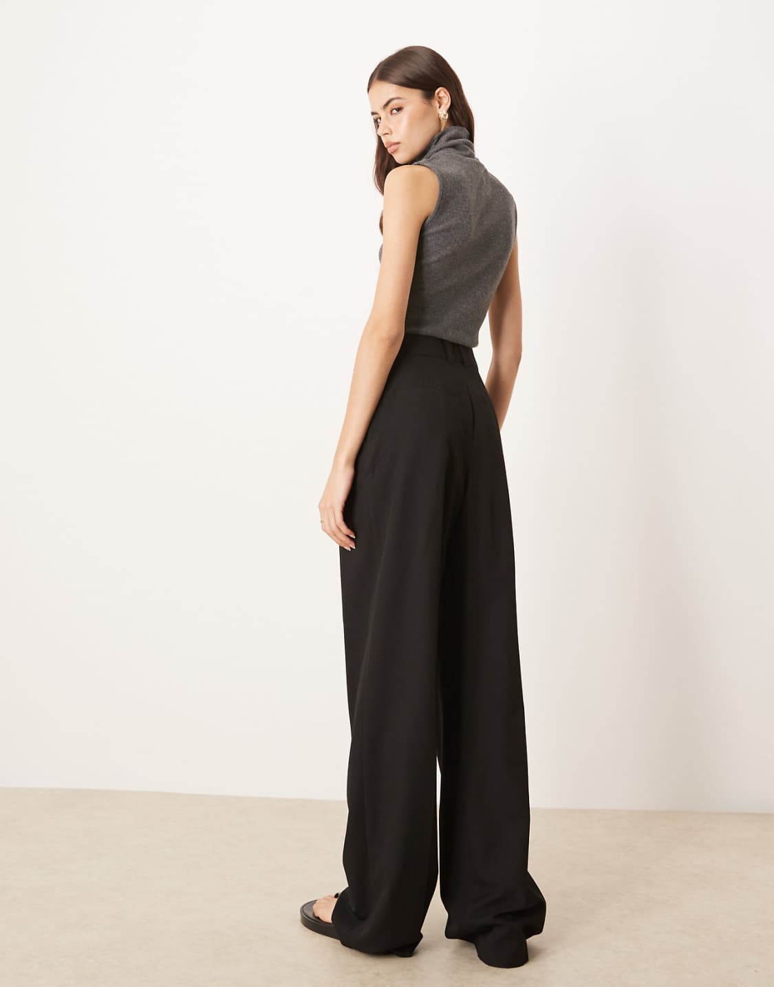 Super Wide Leg Trouser with Pleat - Black