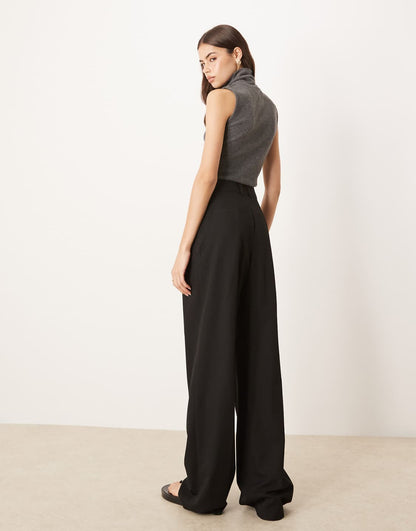 Super Wide Leg Trouser with Pleat - Black