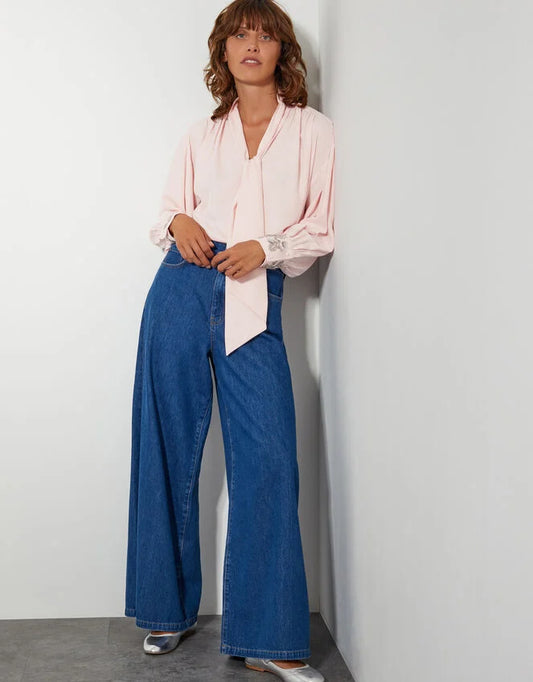 Ann Pussybow Embellished Blouse