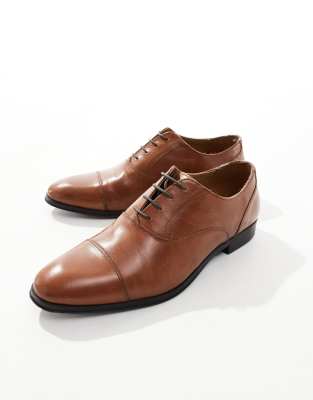 Oxford Shoes in Tan Leather with Toe Cap