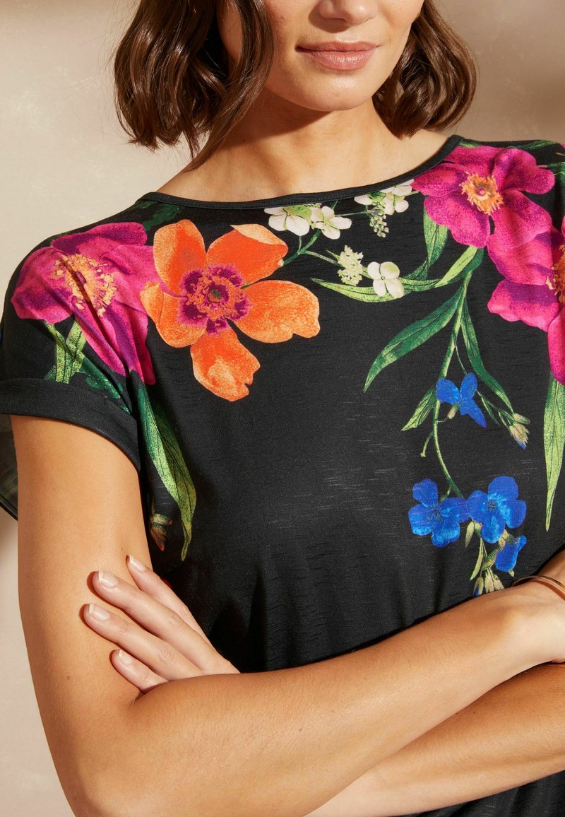 CREW NECK - Print T-shirt - black floral print
