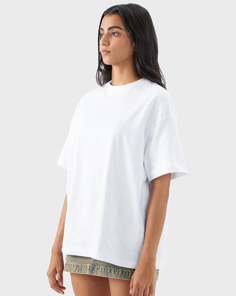 Woman's Oversized Round Neck T-shirt