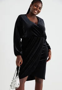 Vero Moda Curve VMCEFFIE WRAP KNEE DRESS - Cocktail dress / Party dress - black