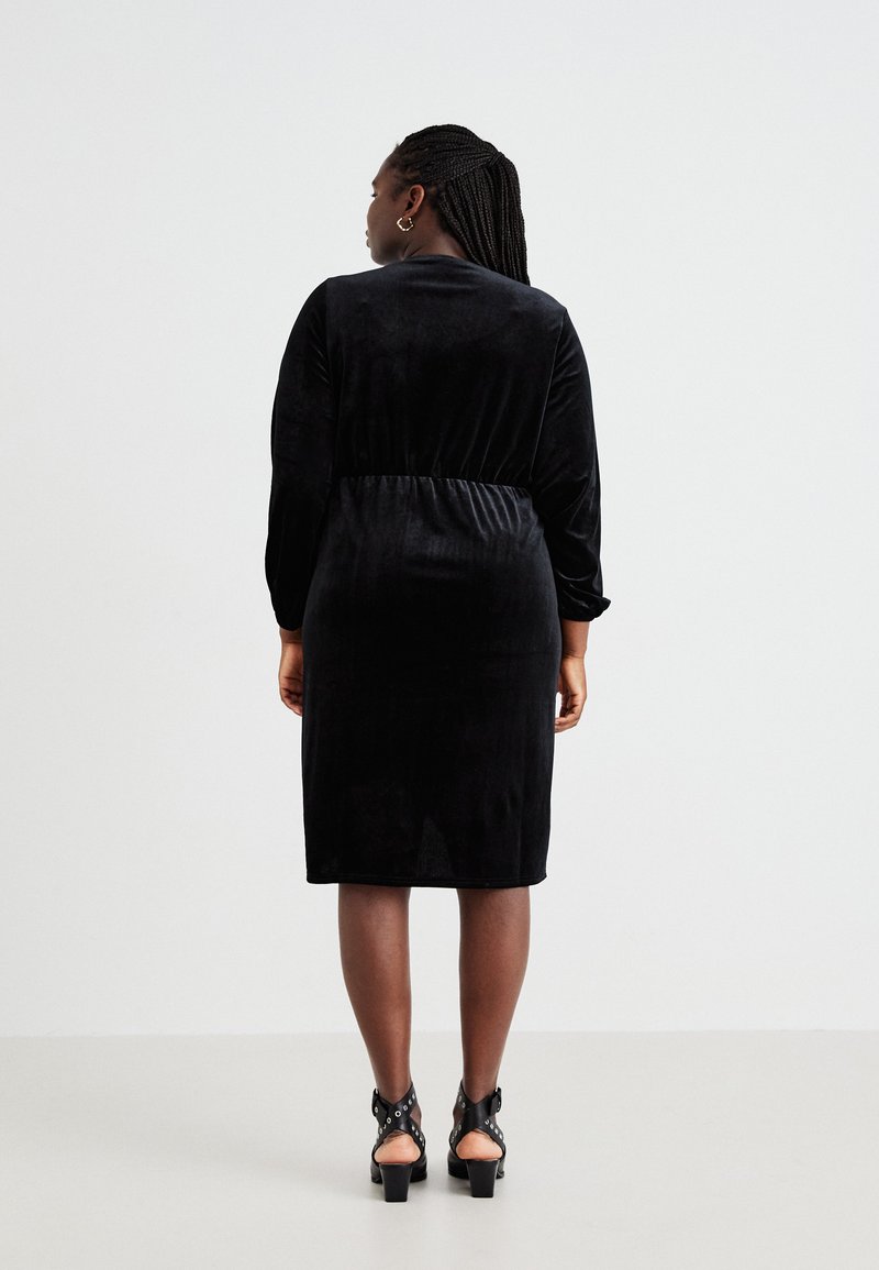 Vero Moda Curve VMCEFFIE WRAP KNEE DRESS - Cocktail dress / Party dress - black