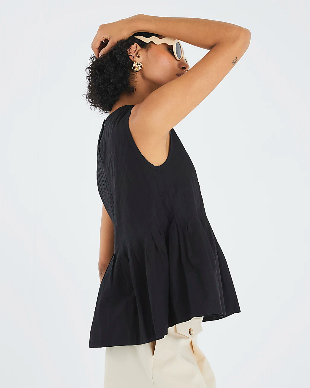 Black Sleeveless Pleated Top