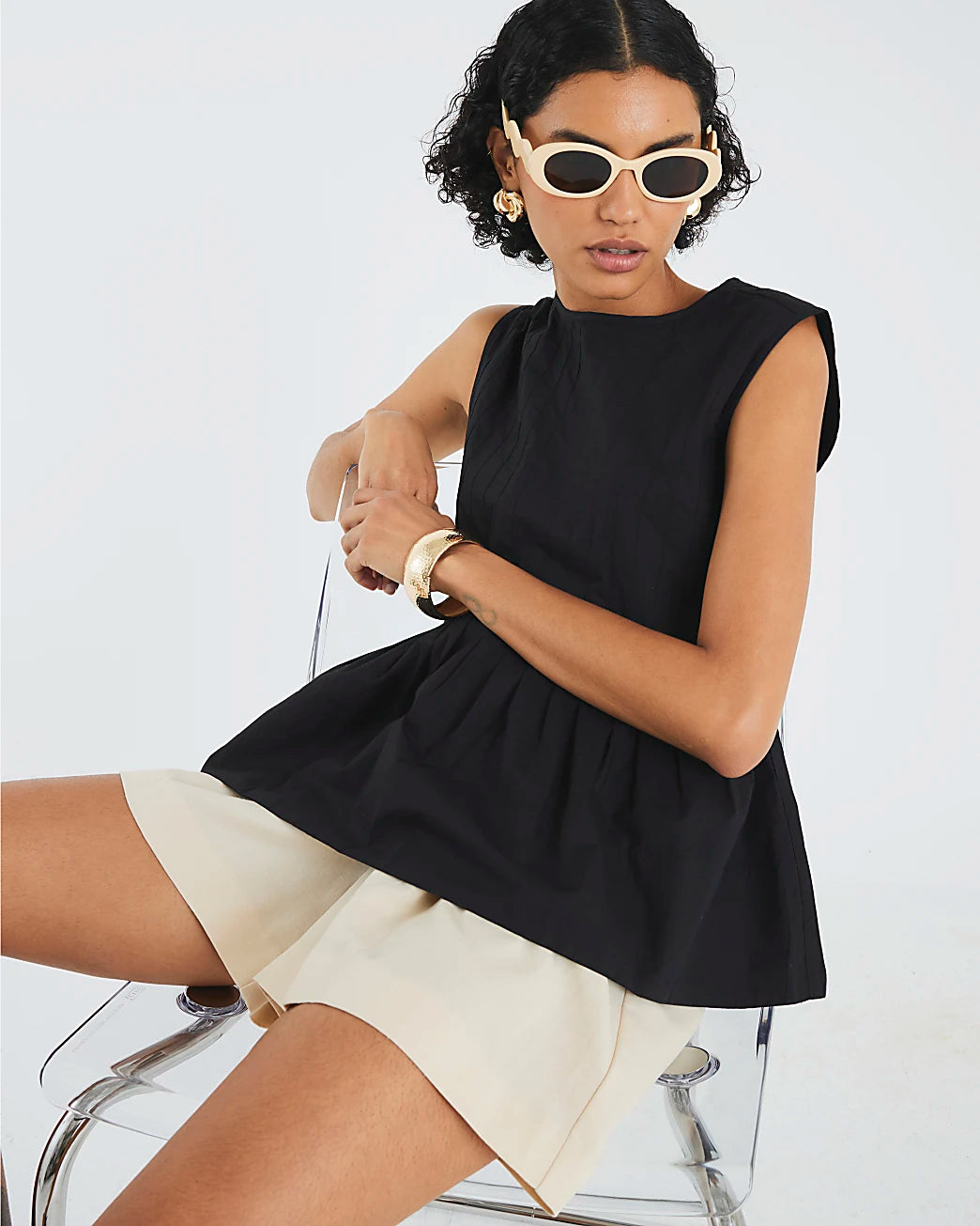 Black Sleeveless Pleated Top