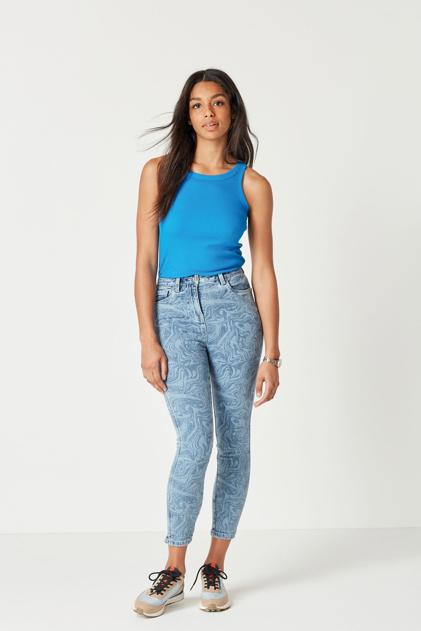 Swirl Skinny Crop