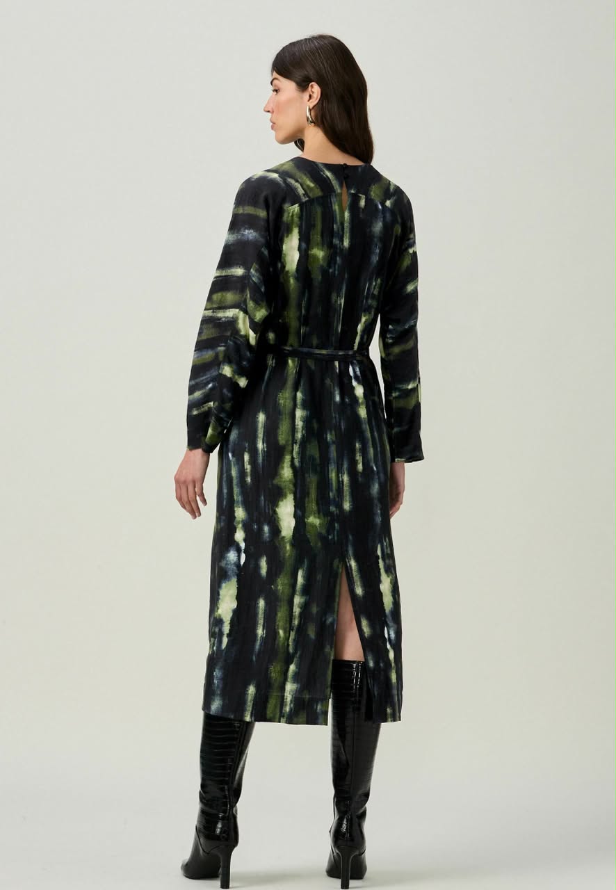 Long Sleeve Batwing Midi- Regular Fit - Day Dress