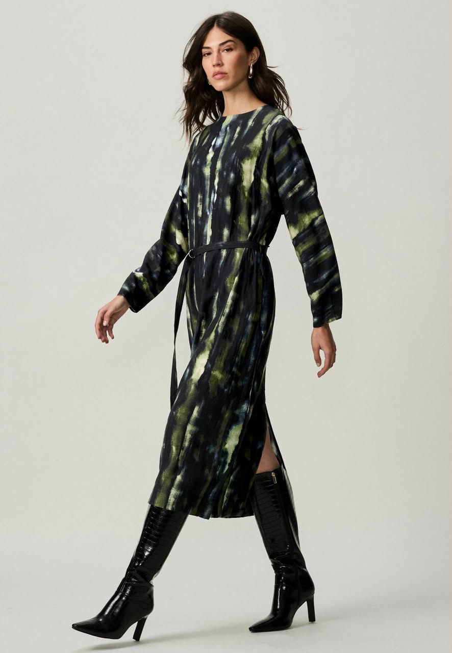 Long Sleeve Batwing Midi- Regular Fit - Day Dress