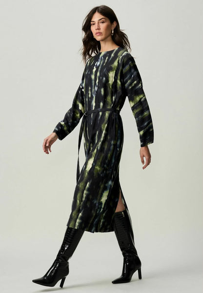 Long Sleeve Batwing Midi- Regular Fit - Day Dress