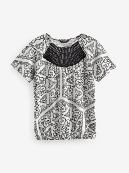 Black/white Cotton Short Sleeve Crochet Bubblehem Printed Top