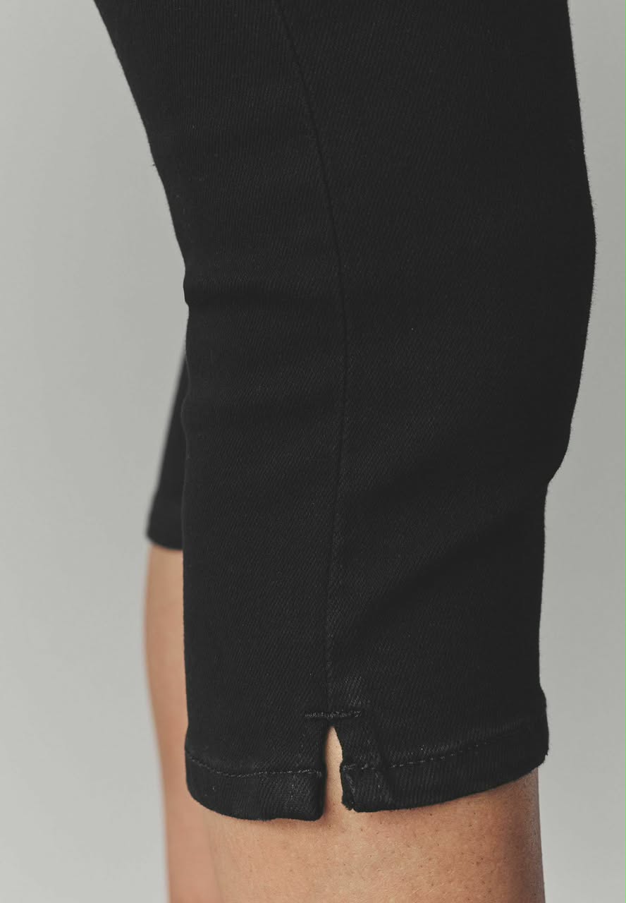 Denim Pedal Pusher Short - Black