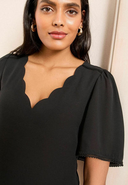 Short Sleeve V-Neck Line  Scallop Detail Blouse Black