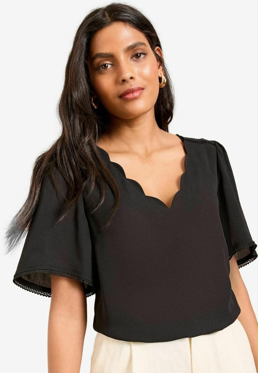 Short Sleeve V-Neck Line  Scallop Detail Blouse Black