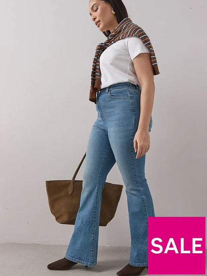 Curve embroidered Hem Stretch Kickflare Jean