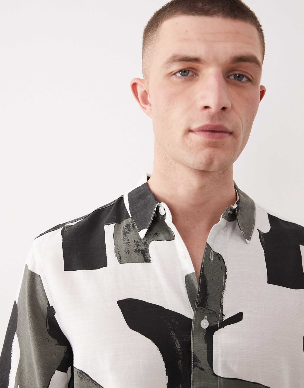 Linen Blend Short Sleeve Shirt in Grey