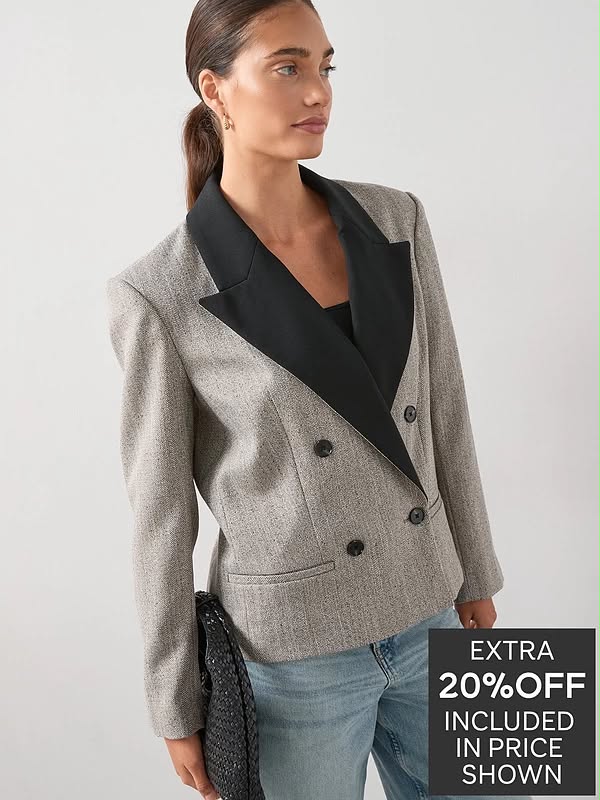 Contrast Lapel Boxy Crop Blazer