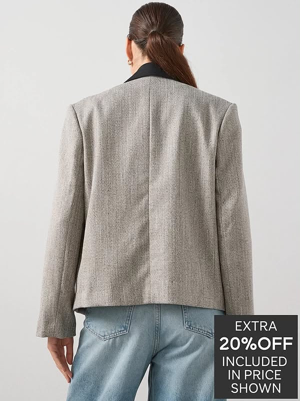 Contrast Lapel Boxy Crop Blazer