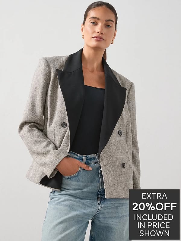 Contrast Lapel Boxy Crop Blazer