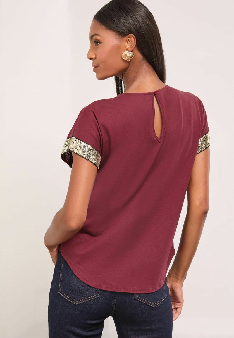 Crew Neck Print T-Shirt Burgundy Mesh Gold Sequin