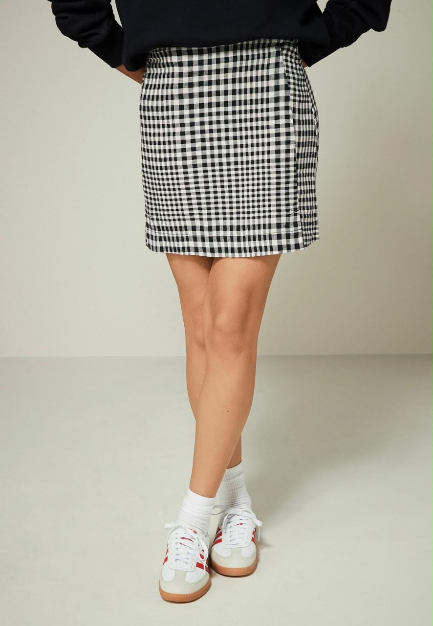 Black/White Mini Skirt