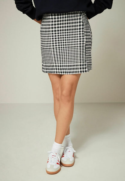 Black/White Mini Skirt