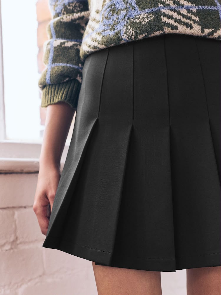 Black Mini Jersey Pleated Skirt