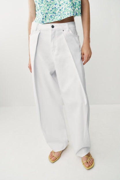 Mid Rise Barrel Wide Leg Jeans