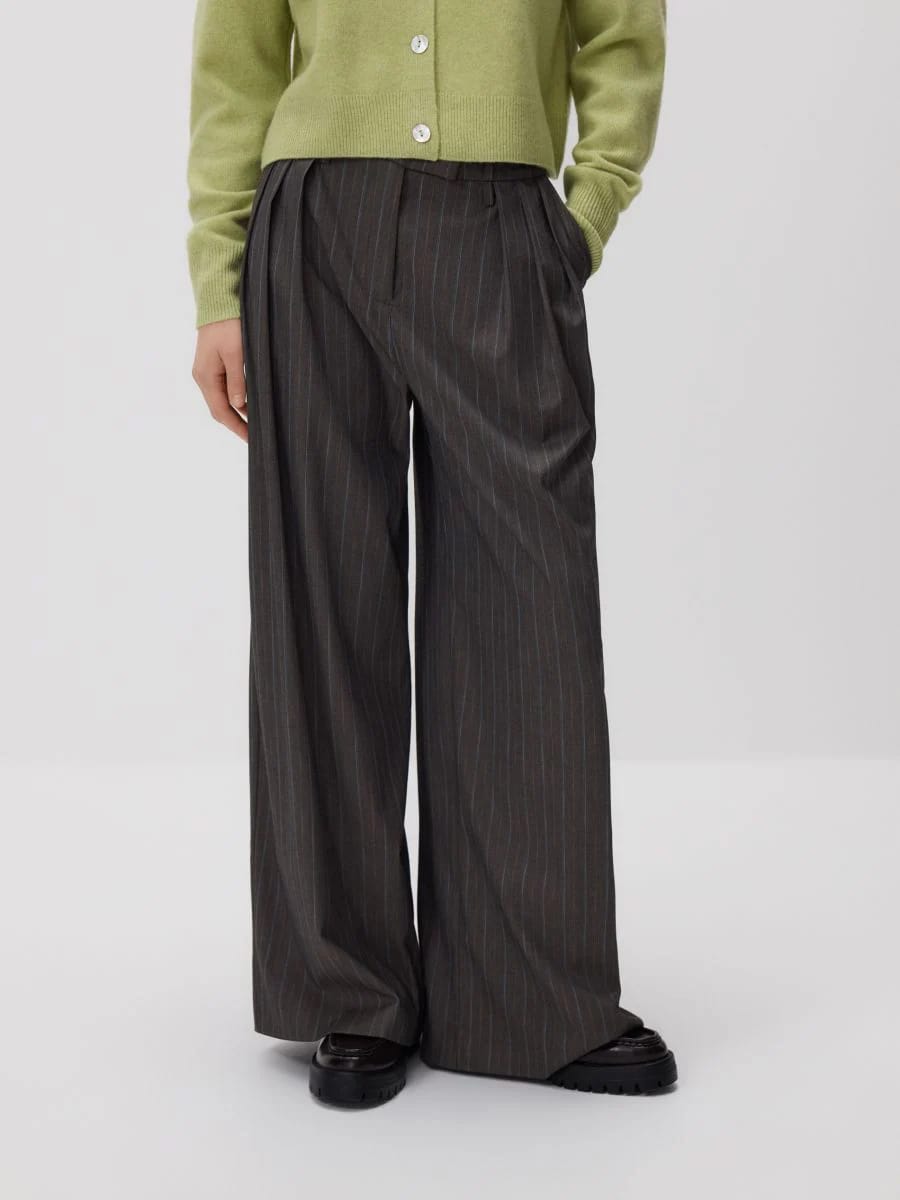 Pleats Dark Grey Strip Loose Trouser