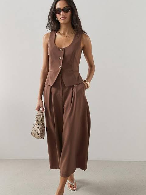 Linen Blend Scoop Neck Waistcoat Brown