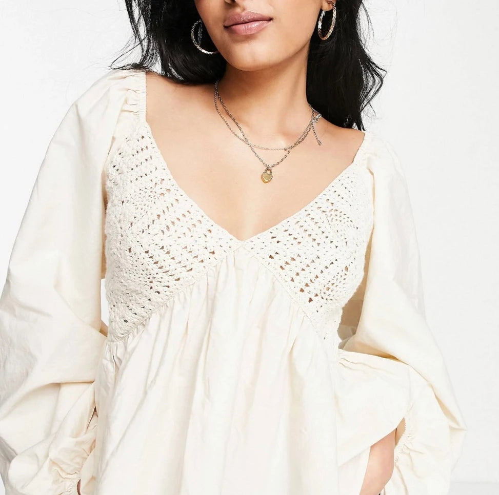 V Neck Crochet Frill Sleeve Peplum Top