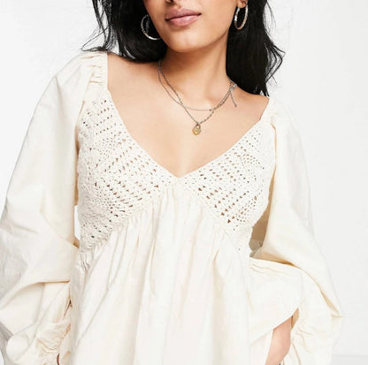 V Neck Crochet Frill Sleeve Peplum Top