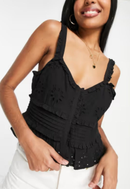 Broderie pinkuck Cami Top In Black