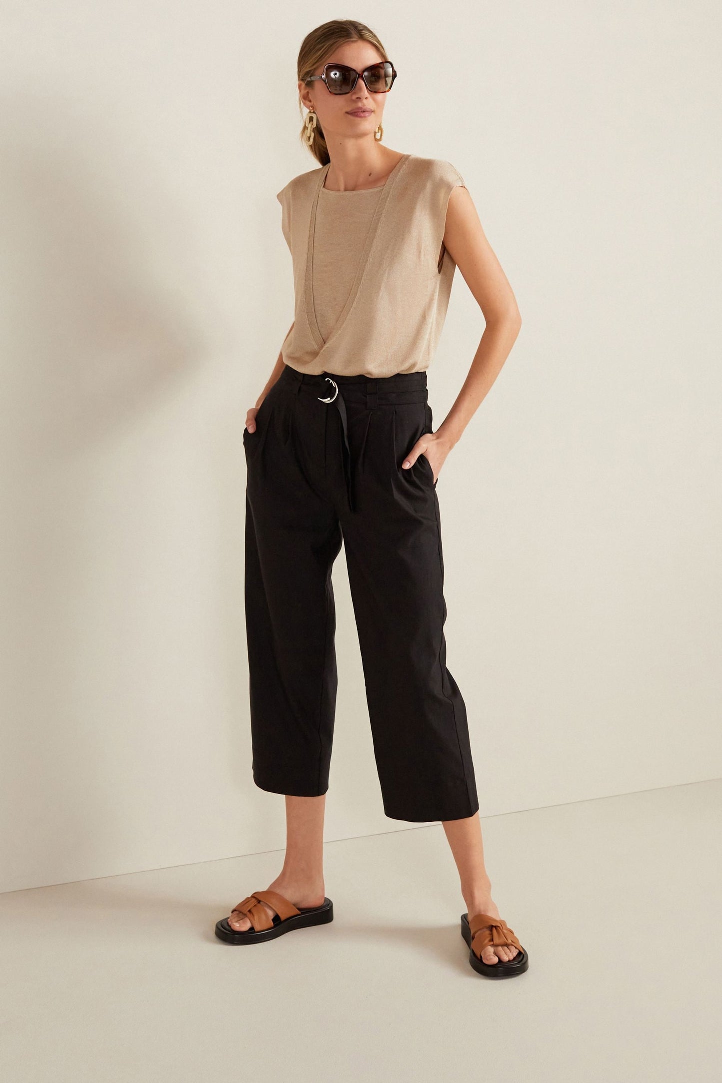 D-Ring Belted Crop Trousers Black