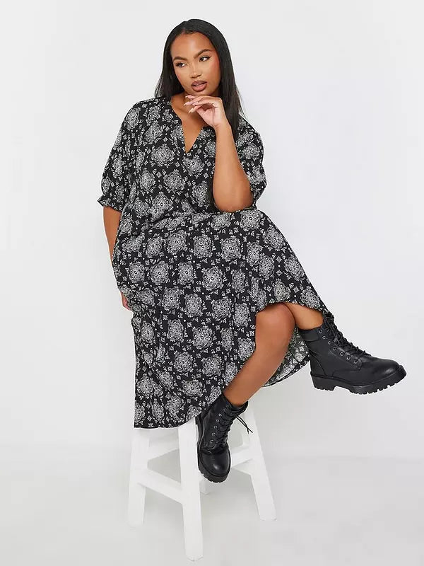 Curve Notch Neck Tiered Dress - Black