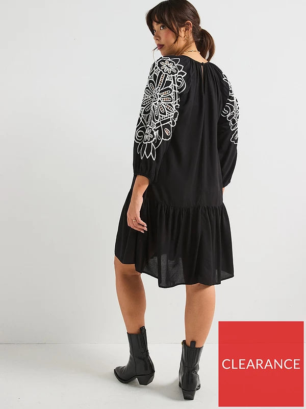 Curve Embroidered Sleeve Dress - Black